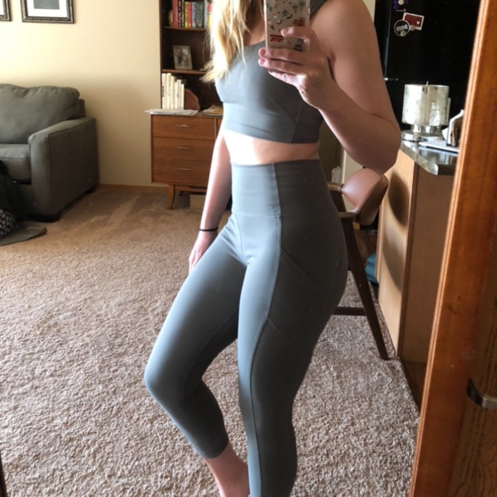 Paragon Grey Set leggings and sports bra